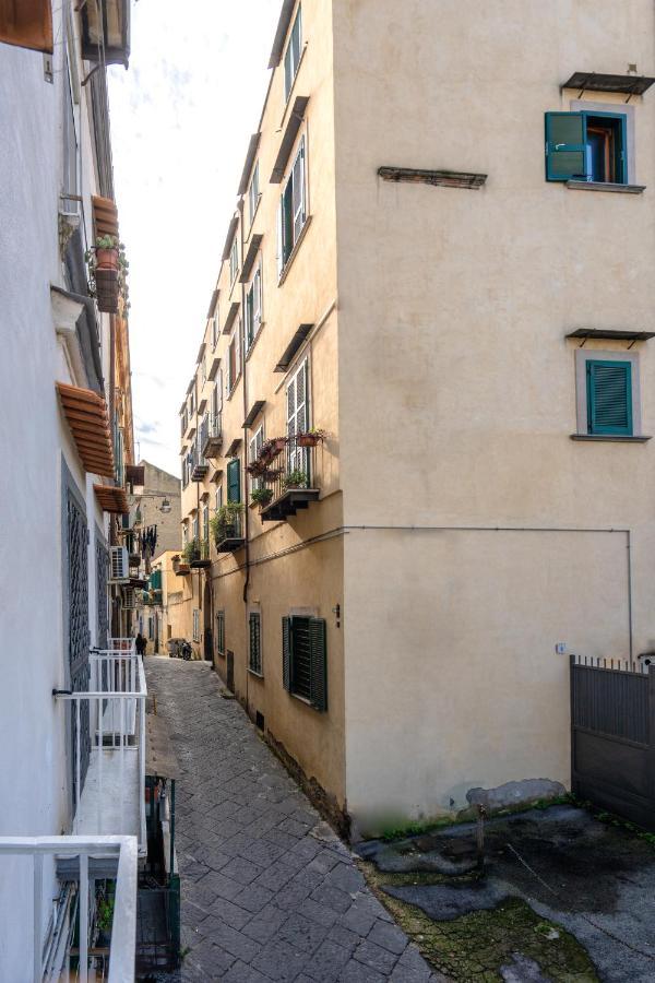 Into Vico Napoli